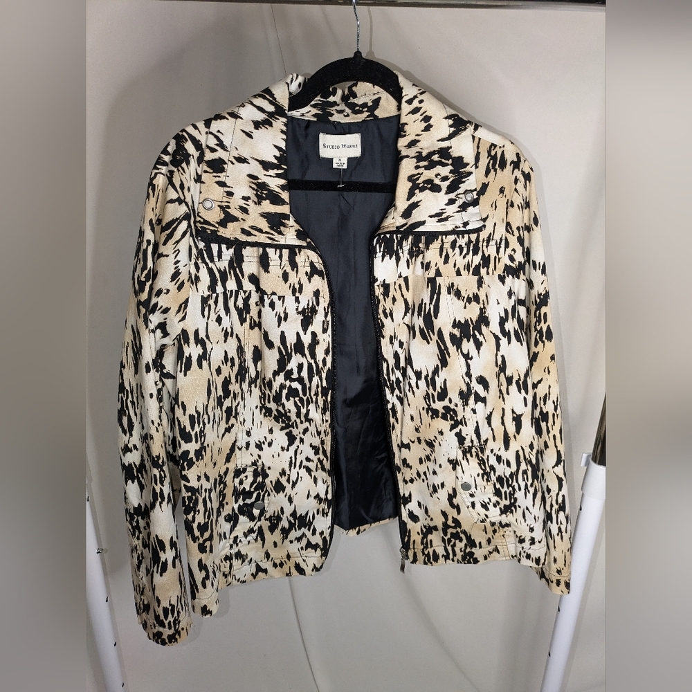 Studio Works Lightweight Animal Print Jacket | Soft & Stylish